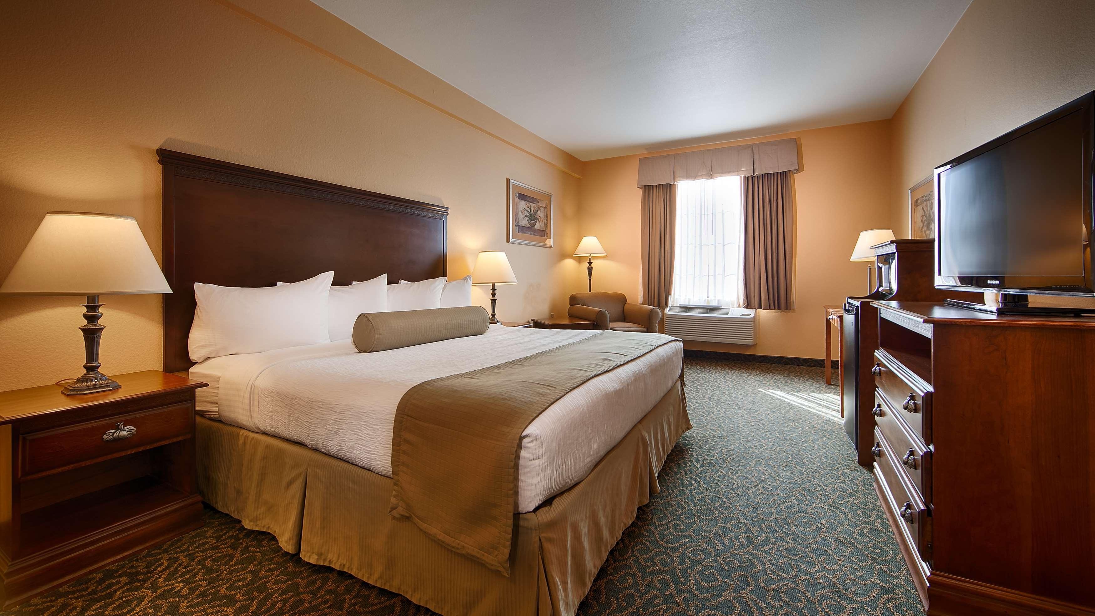 Best Western Plus Executive Hotel & Suites Sulphur Bagian luar foto