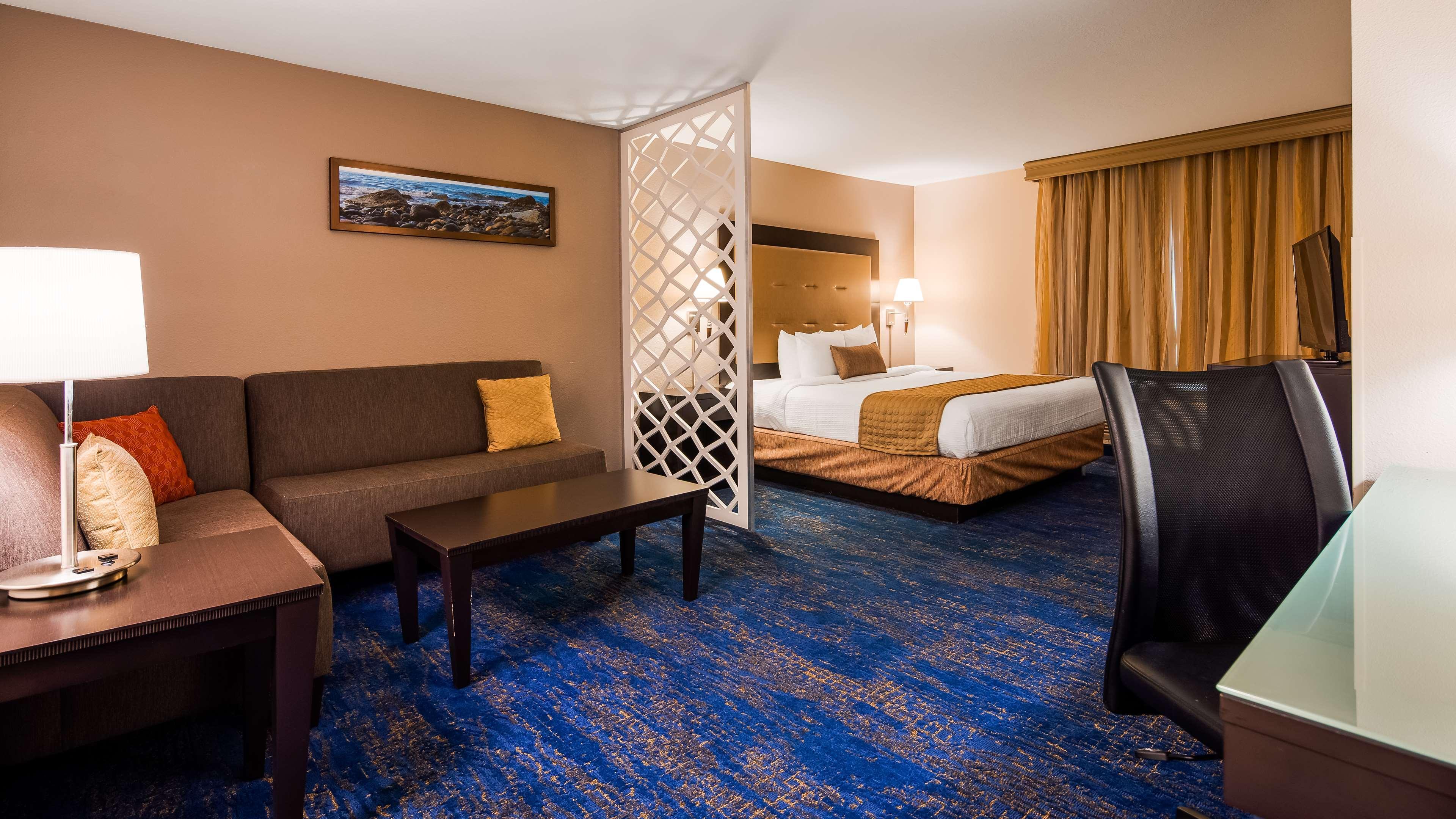 Best Western Plus Executive Hotel & Suites Sulphur Bagian luar foto
