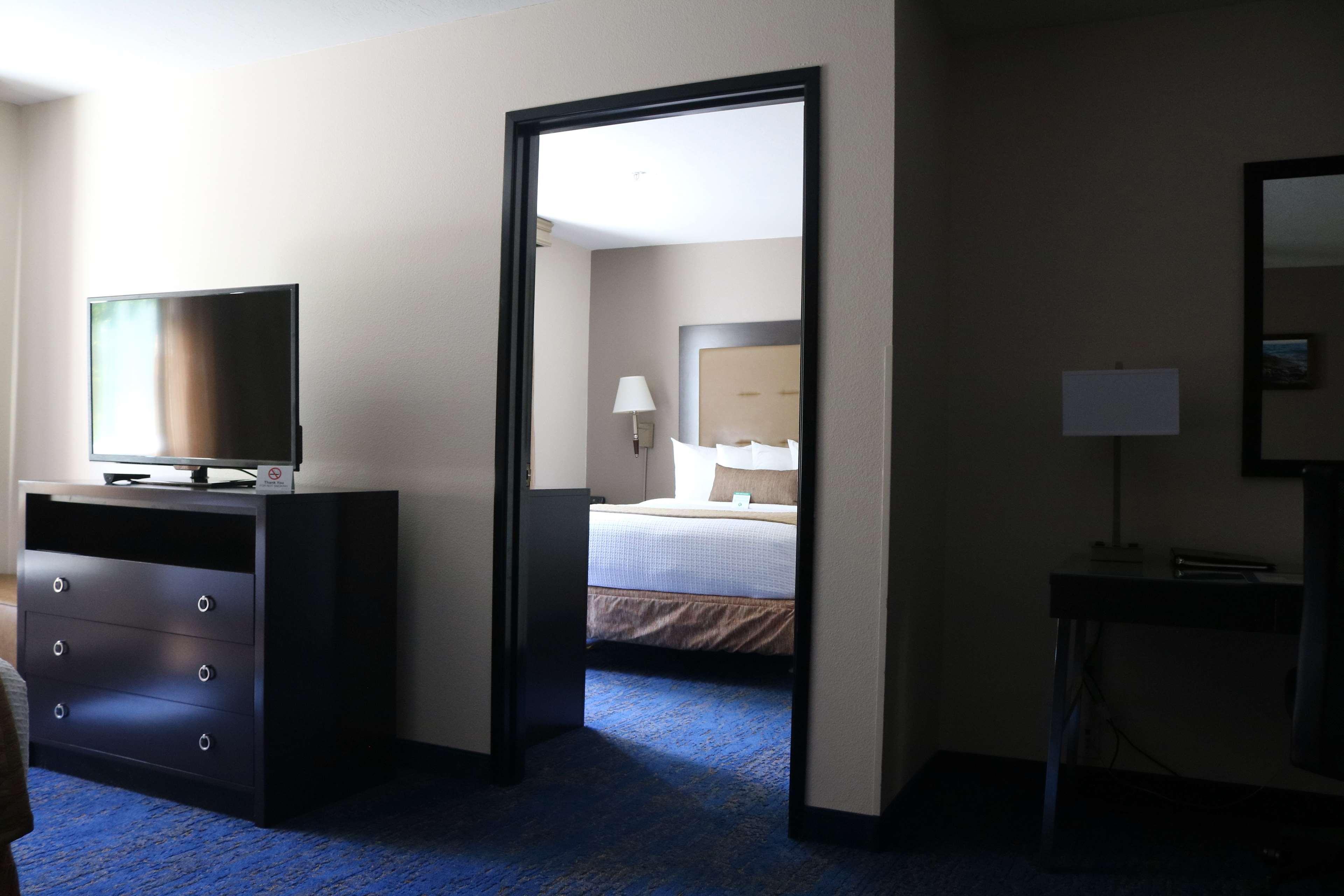 Best Western Plus Executive Hotel & Suites Sulphur Bagian luar foto