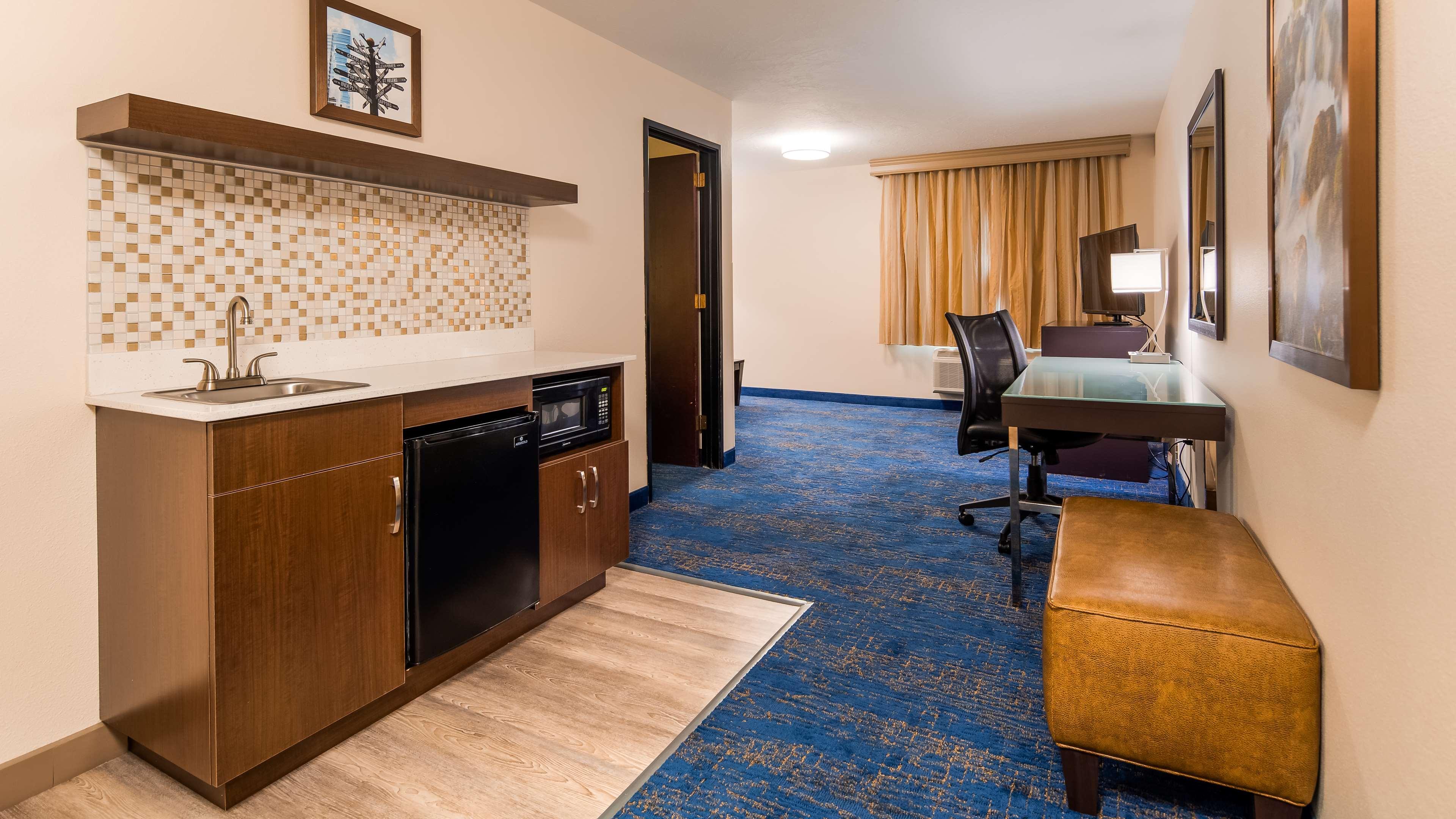 Best Western Plus Executive Hotel & Suites Sulphur Bagian luar foto