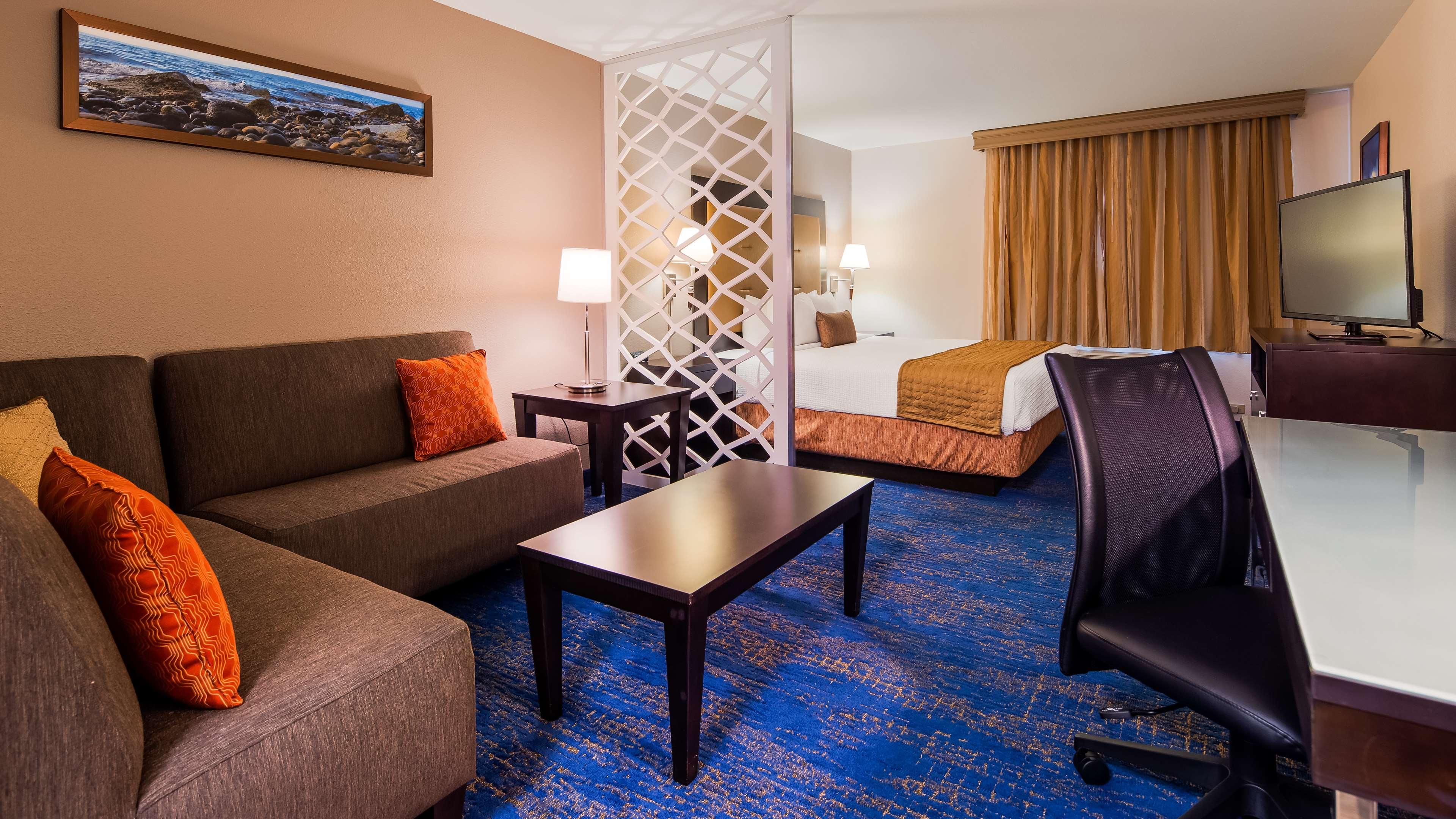 Best Western Plus Executive Hotel & Suites Sulphur Bagian luar foto