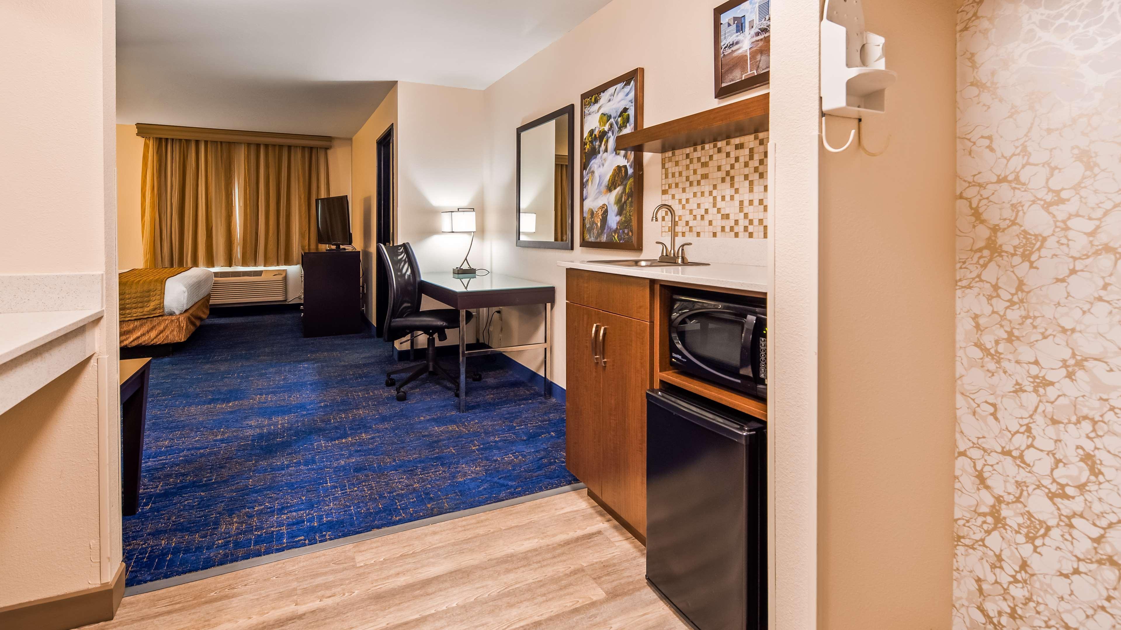 Best Western Plus Executive Hotel & Suites Sulphur Bagian luar foto