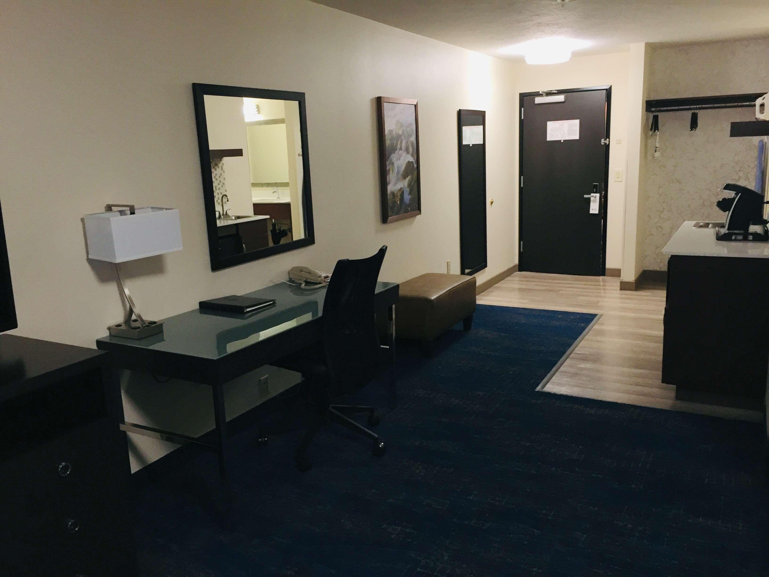 Best Western Plus Executive Hotel & Suites Sulphur Bagian luar foto